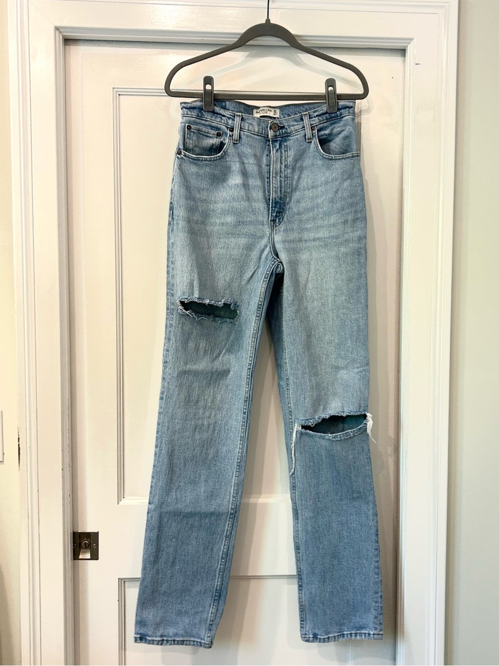 Abercrombie & Fitch 90s Straight Light Blue Straight-Leg Ripped Jeans Extra Long